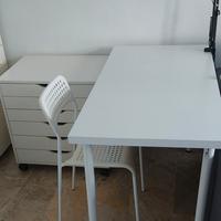 scrivania con cassettiera 