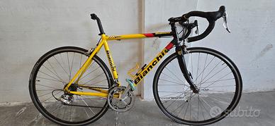 bici da corsa bianchi