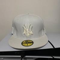 Cappello bianco New Era