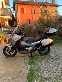 Honda integra 750