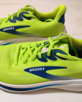 Brooks Gost 17 