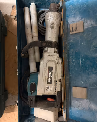 Demolitre makita