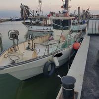barca con licenza piccola pesca