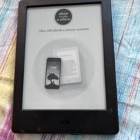 kindle di ottava generazione con custodia 