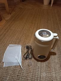 macchinetta per latte vegetale.