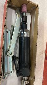 SMERIGLIATRICE AD ARIA