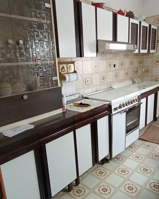 cucina pensili e ripiani 