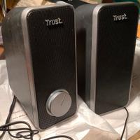 Speaker set Trust