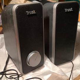 Speaker set Trust