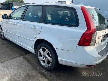 Disponibili ricambi usati per Volvo V50 Station Wa