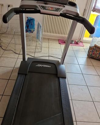 Tapis roulant life fitness F3 con TRACK+ PLUS