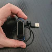 Xiaomi Mi Band con caricatore