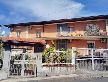 5 Vani Corso Sicilia Motta Sant' Anastasia