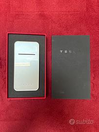 Powerbank Tesla originale con confezione