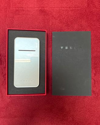 Powerbank Tesla originale con confezione