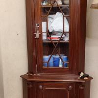 Mobile ad angolo stile antico