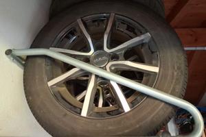 4 cerchi in lega 15'' con 4 gomme usate