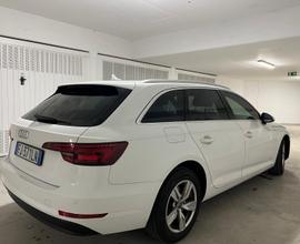 Audi A4 Avant 2.0 TDI S Line Edition LED