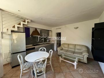 Appartamento ristrutturato su due livelli nel cent