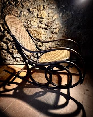 Sedia a dondolo thonet
