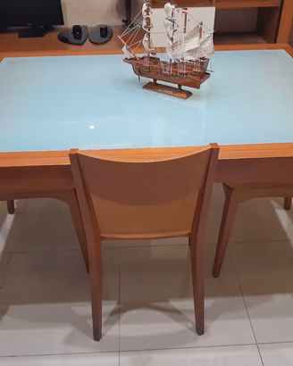 Tavolo con 6 sedie  250 trattabile 
