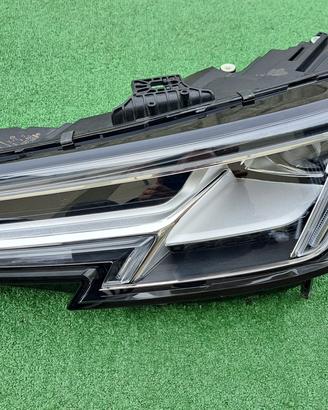 AUDI A4 8W0 FULL LED Faro Fanale Sinistro SX