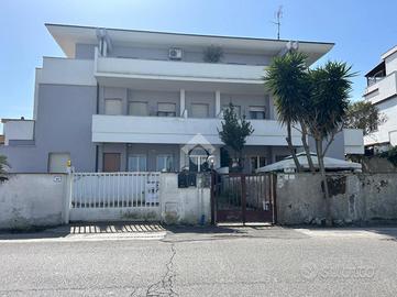 MONOLOCALE A NETTUNO