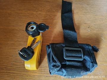 Blocco ruota moto/scooter 