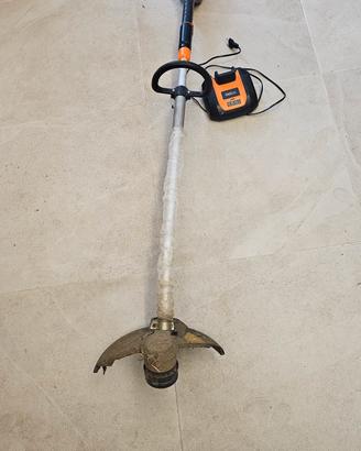 decespugliatore a batteria.  tagliabordi 
