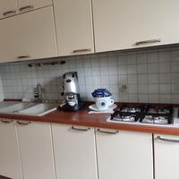  cucina completa tavolo...sedie... lampadario