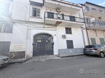 3 LOCALI A CAIVANO