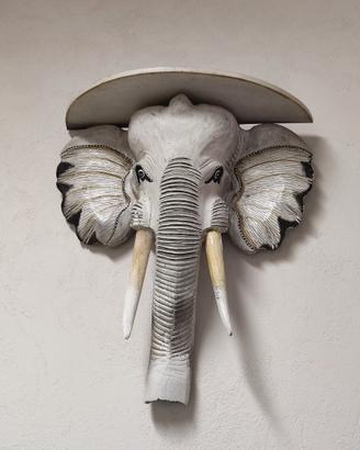 Elefante in legno fatto a mano