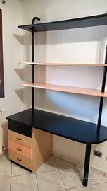 Scrivania + quattro cassettiera e libreria