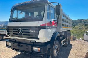 Autocarro Mercedes 26.38