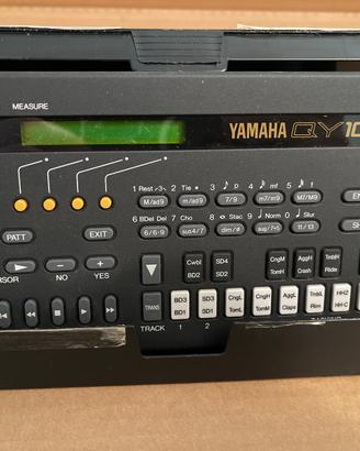 Yamaha QY10 music sequencer