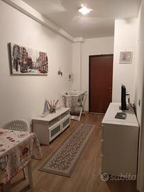BILOCALE con SPESE COMPRESE / ACILIA