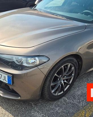 Alfa Romeo Giulia 2.2 Turbodiesel 180 CV AT8 Super