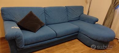 Divano  a tre posti con isola 