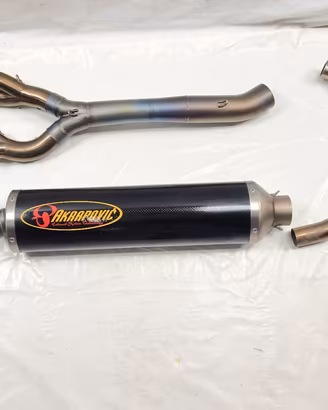SCARICO AKRAPOVIC COMPLETO DI COLLETTORI PER SUZUK