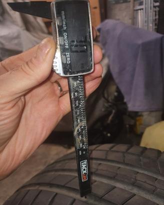 Gomme FALKEN 235/55 R18 100H