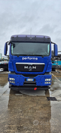 MAN 4assi con gru