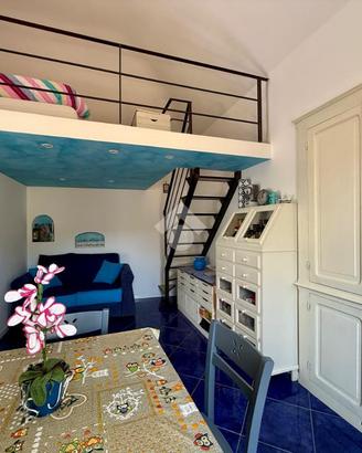 2 LOCALI A BARANO D'ISCHIA