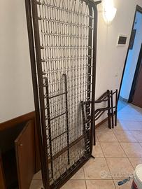 Letto a castello in metallo con materassi