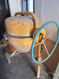 Betoniera trifase 220 litri