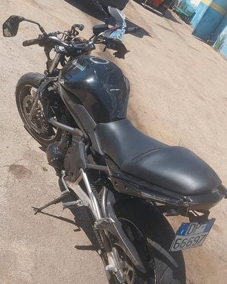 Kawasaki er6n depotenziata a libretto INCIDENTATA 