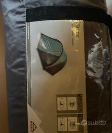 Tenda da campeggio e trekking