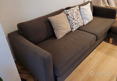 Divano letto Ikea molto comodo semi nuovo a doghe