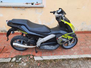 Scooter 50 modello Derbi GP1 50
