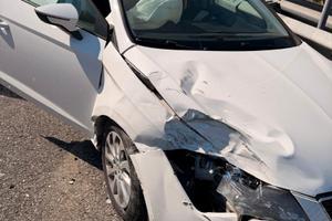 SEAT LEON, IMM. AGOSTO 2016, INCIDENTATA