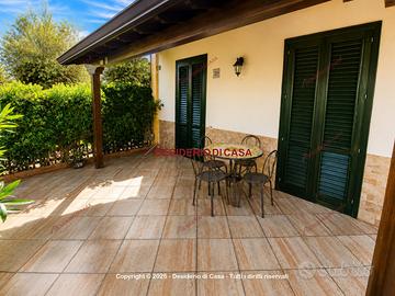 Casa, Campofelice di Roccella.